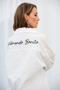 Camisa Blanca “Vibrando Bonito”